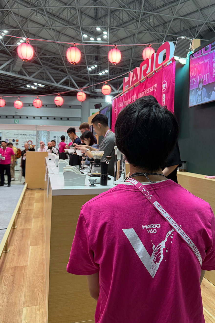 耐熱ガラスメーカー「HARIO」さん主催で何やら選手権が行われている様子