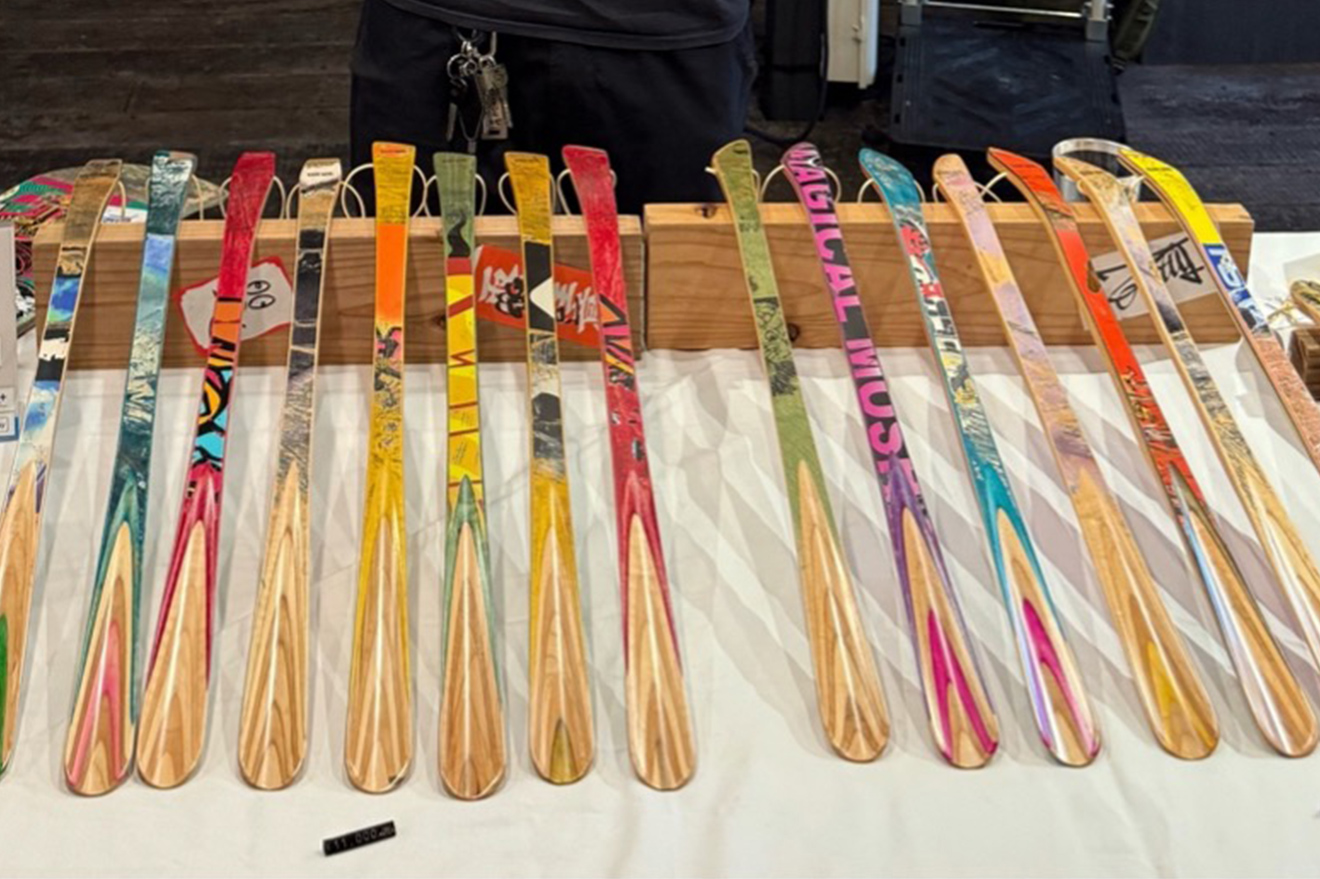 Magazineで取材をした、田宮興（TAMILAB）さんの靴ベラも！