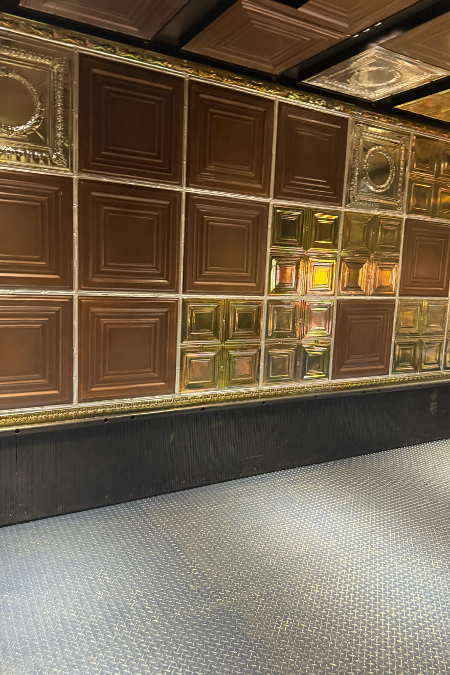 ここ、どこだと思いますか？実は会場のエレベーター内なんです